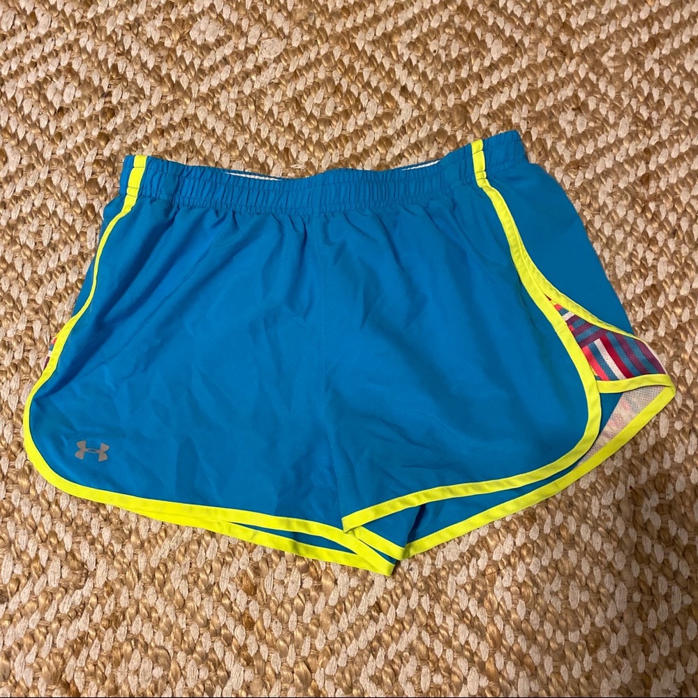 UNDER ARMOUR Athletic Shorts size M